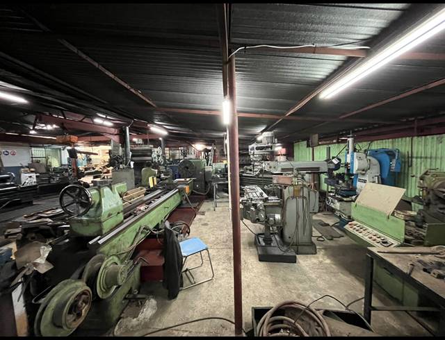 1,400M² WORKSHOP FOR SALE IN VULCANIA